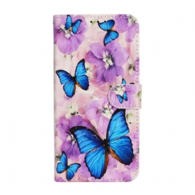 Κάλυμμα iPhone 13 Mini Μπλε Πεταλούδες Στα Λουλούδια